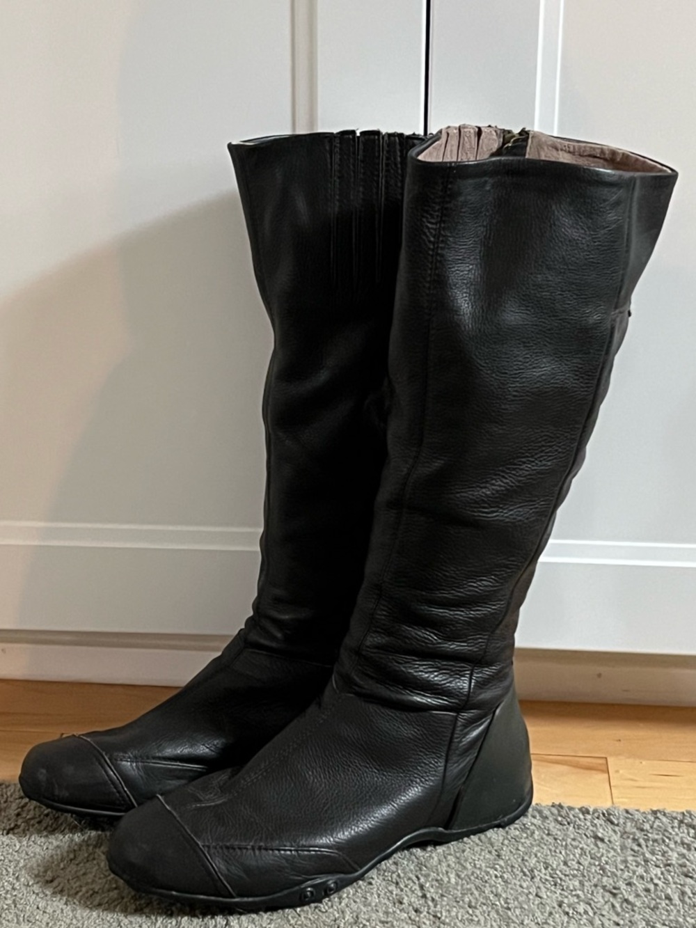 Vintage DKNY Women's Brown Biker Style Leather Boots size 10